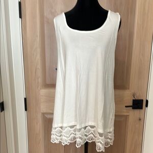 NWT- White Angel Heart Sleeveless Long Top with Lace Trim